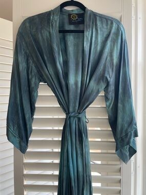 Silk Tie-Dye Robe in Teal Blue